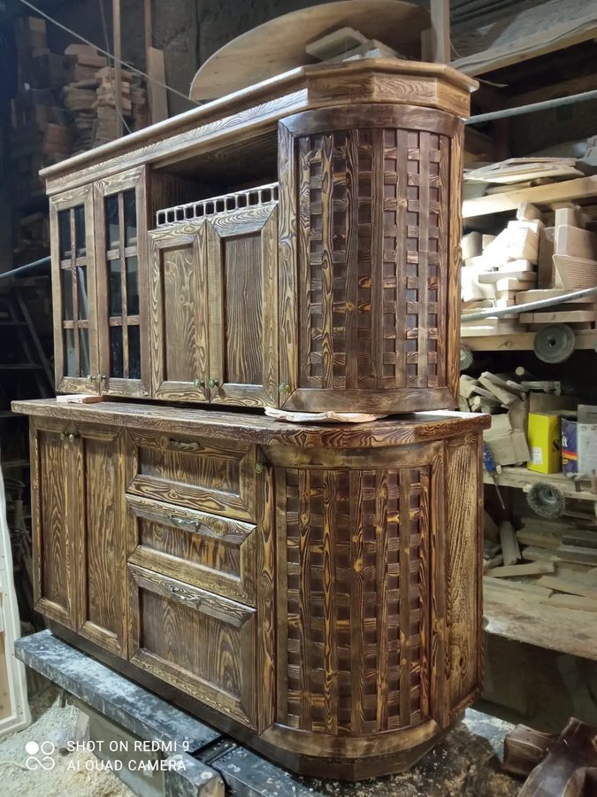 Буфет резной с плетением