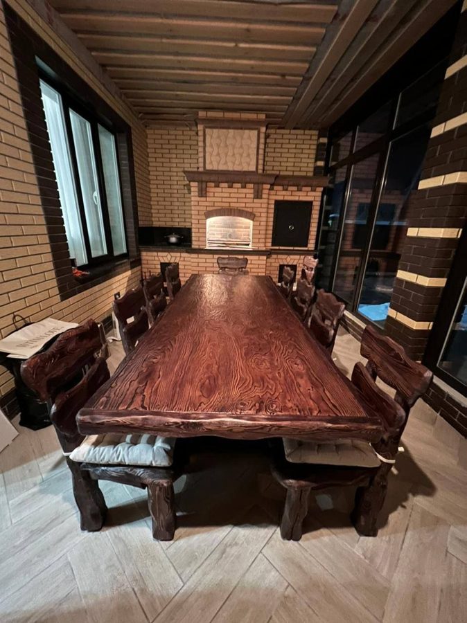 Стол на 12 мест с печью